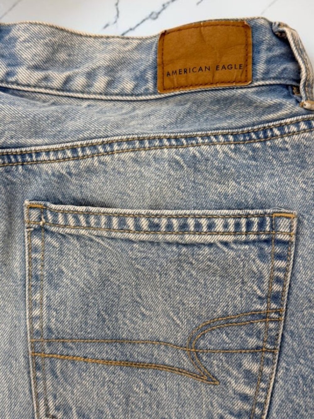 American Eagle Distressed Mom Jeans Women's Size 4 Raw Hem - Picture 11 of 11